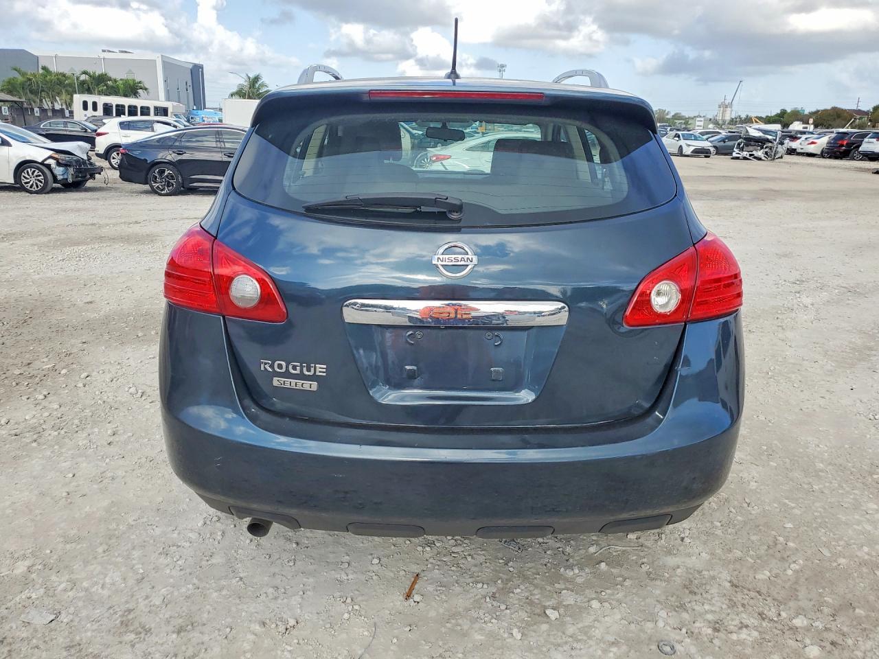 2015 Nissan Rogue Select S - Image 6