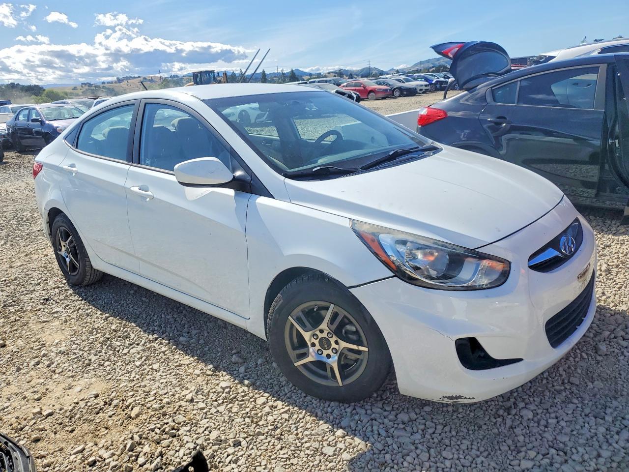 2014 Hyundai Accent Gls - Image 4