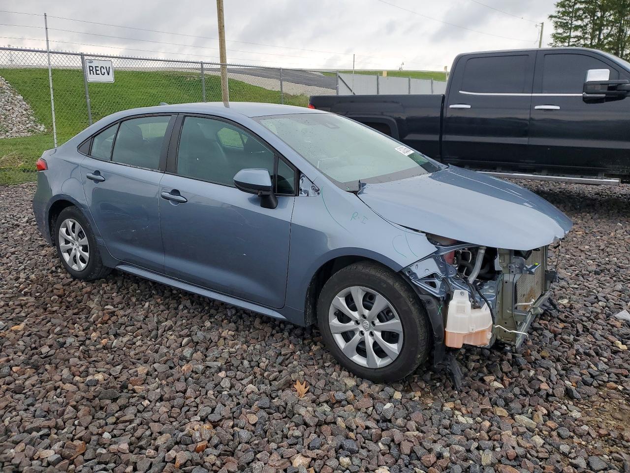 2021 Toyota Corolla Le - Фото 4