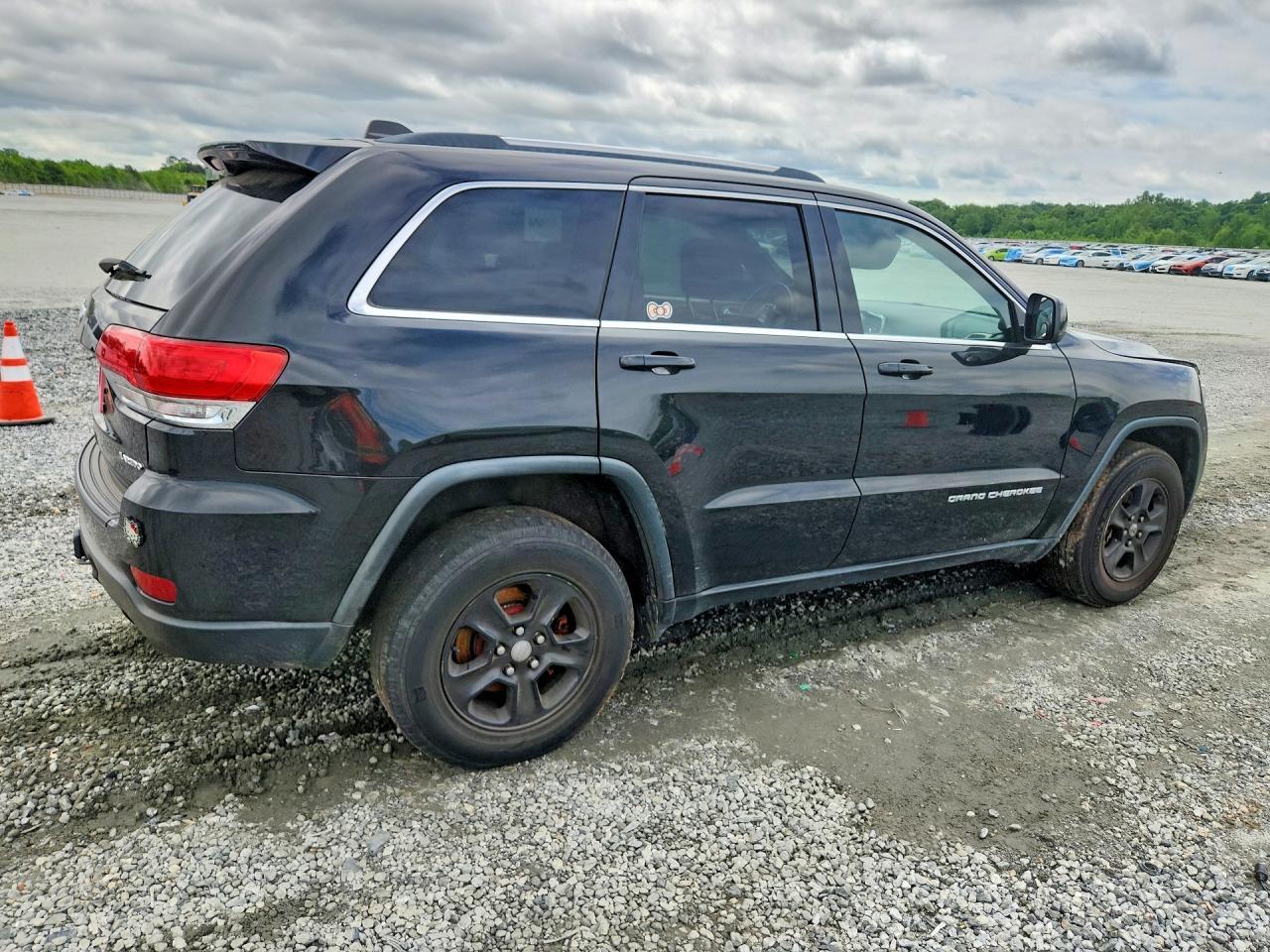 2014 Jeep Grand Cherokee Laredo - Image 3