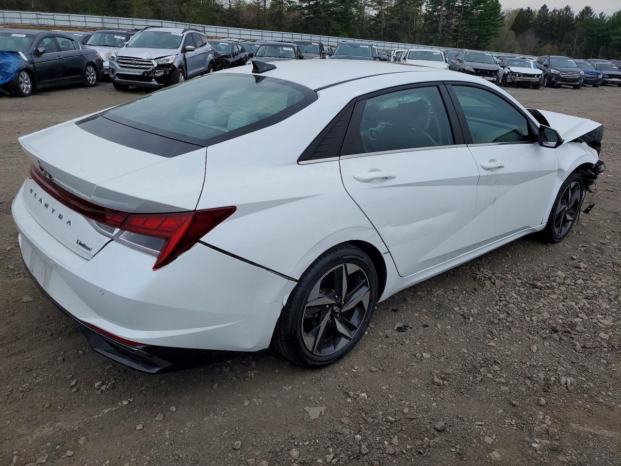 2021 Hyundai Elantra Limited - Фото 3