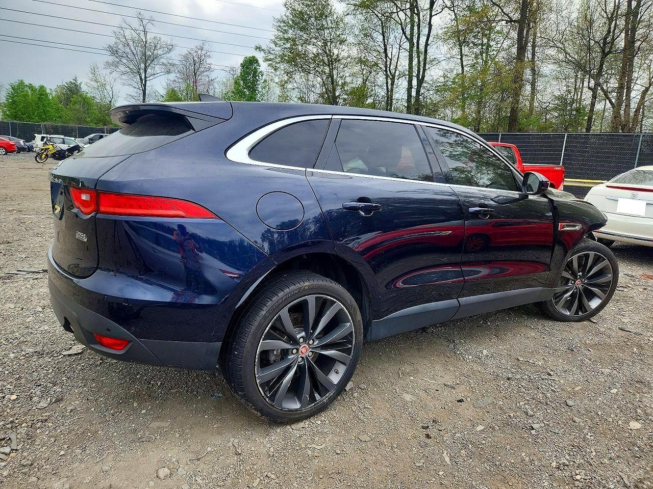 2020 Jaguar F-Pace Prestige - Image 3