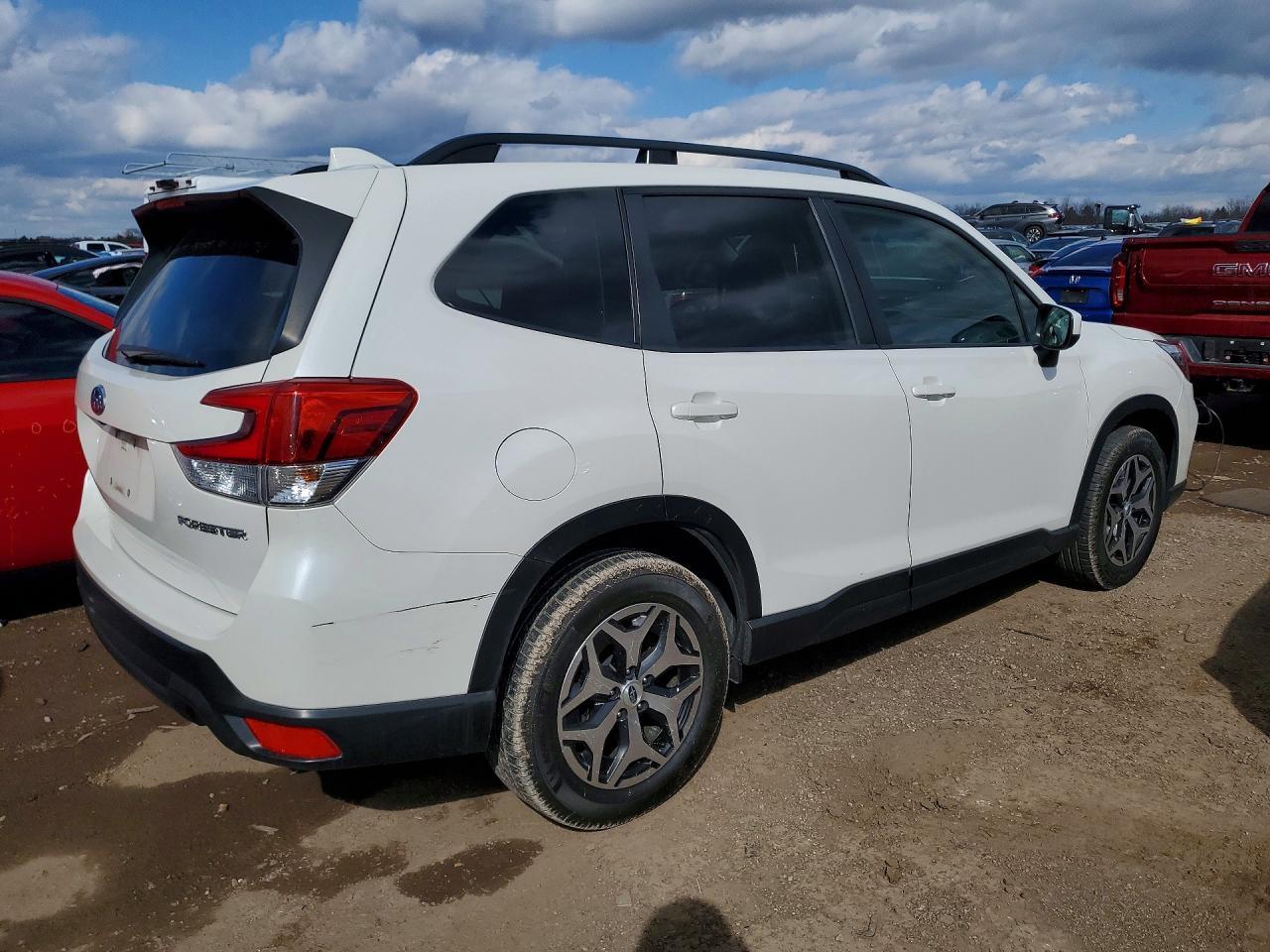 2019 Subaru Forester Premium - Фото 3