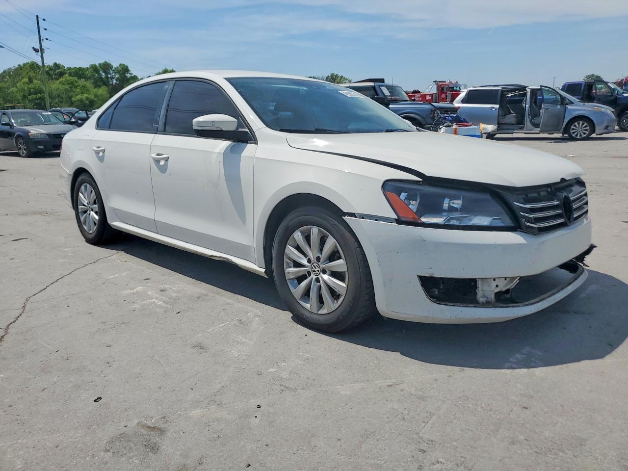 2013 Volkswagen Passat S - Image 4