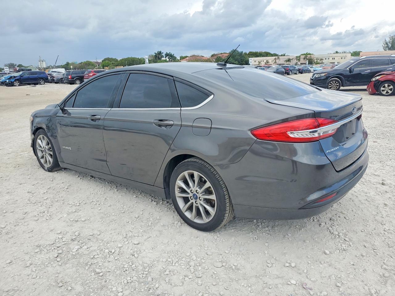 2017 Ford Fusion Se Hybrid - Фото 2