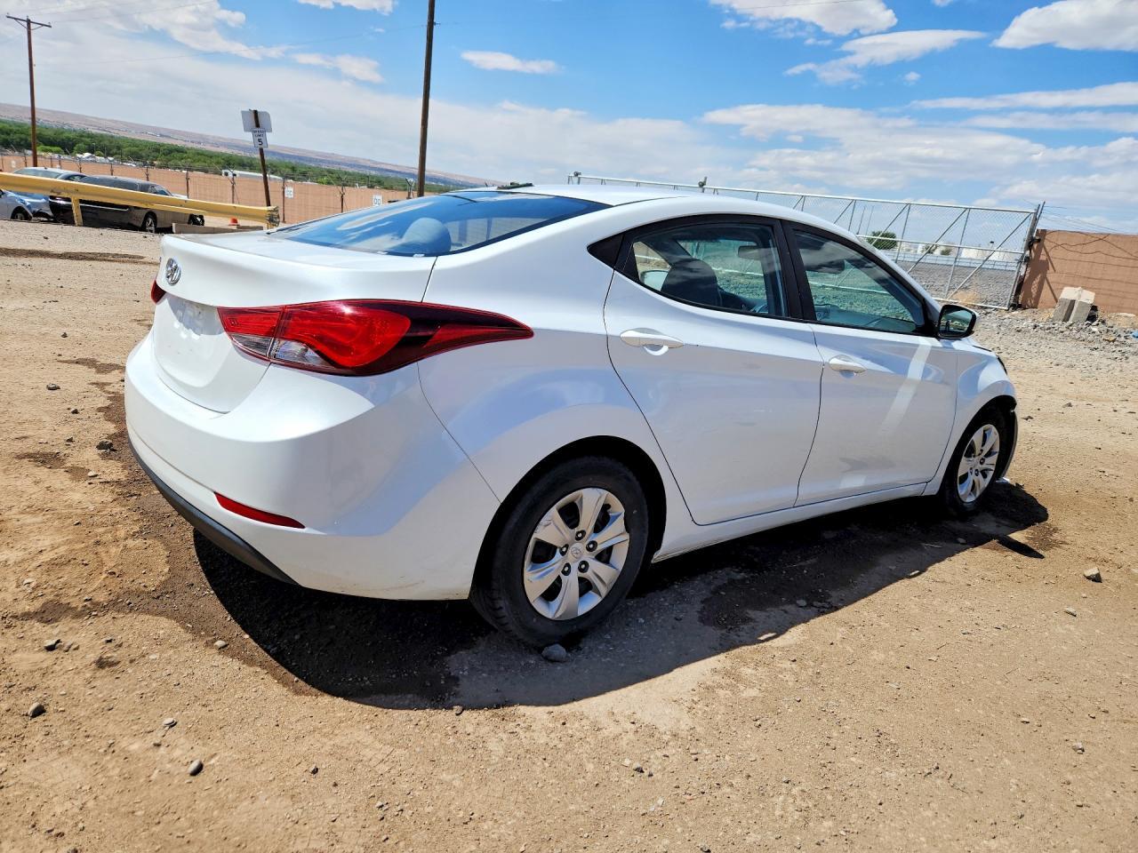 2016 Hyundai Elantra Se - Фото 3