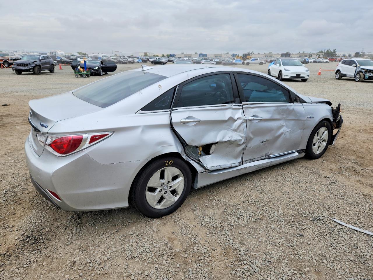 2012 Hyundai Sonata Hybrid Base - Фото 3