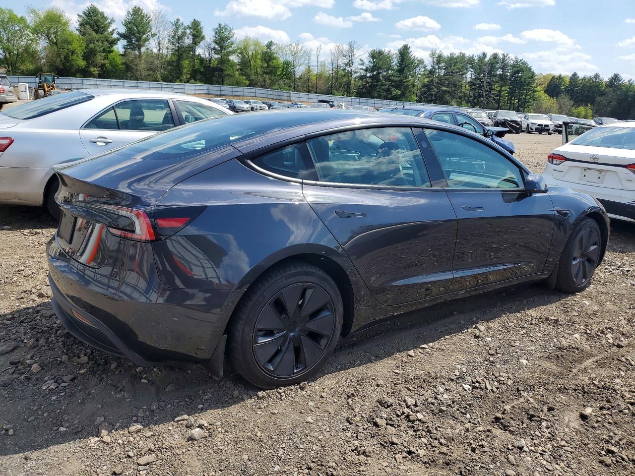 2024 Tesla Model 3 - Фото 3