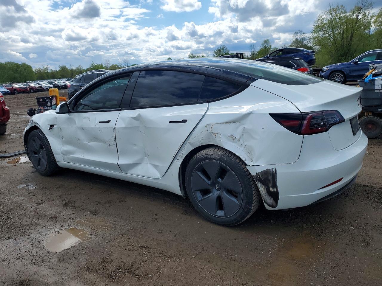 2022 Tesla Model 3 - Фото 2