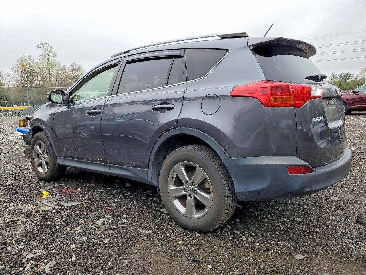 2015 Toyota Rav4 Xle - Image 2