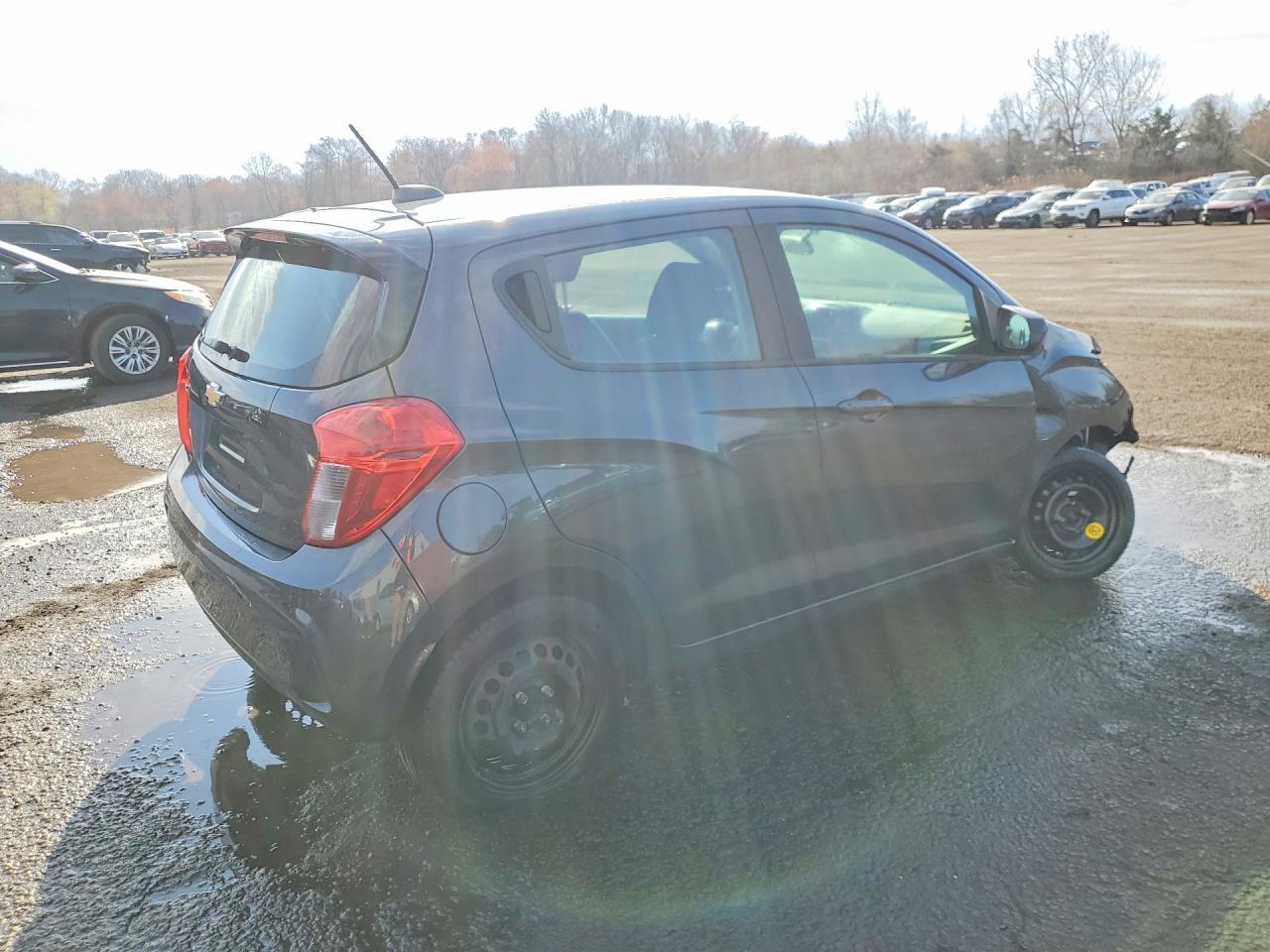 2019 Chevrolet Spark Ls - Фото 3