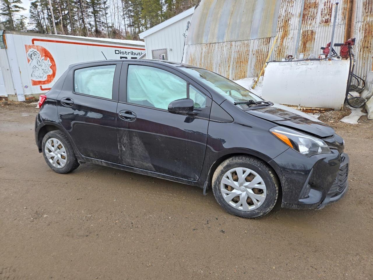 2018 Toyota Yaris 5-Door L - Фото 4