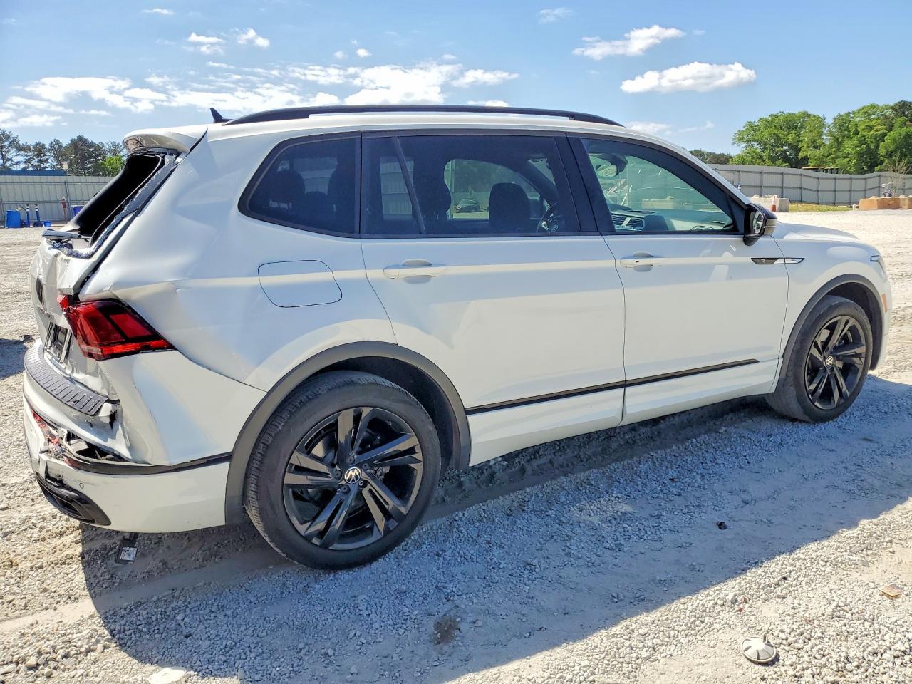 2023 Volkswagen Tiguan Se R-Line Black - Фото 3