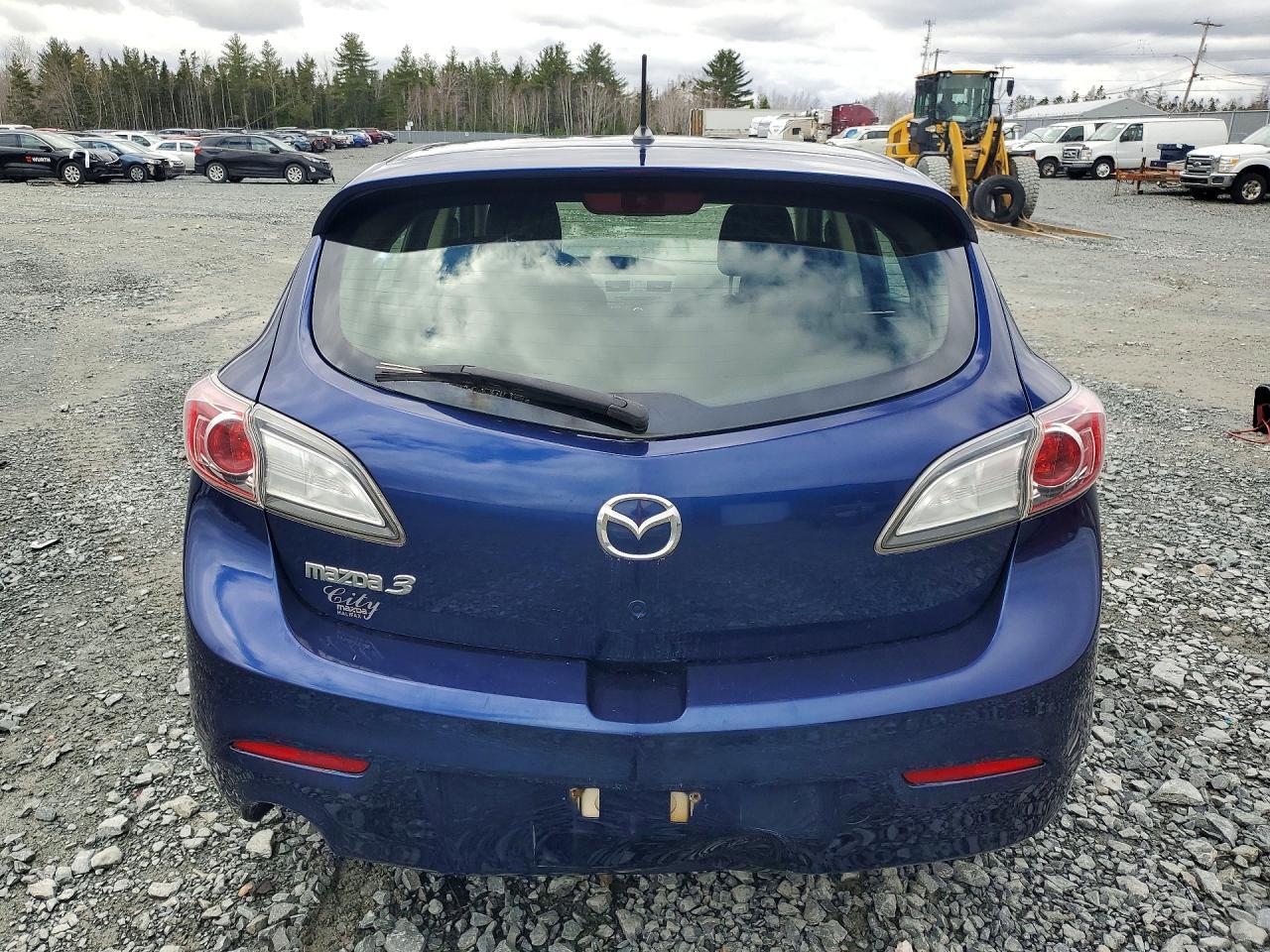 2012 Mazda 3 - Image 6