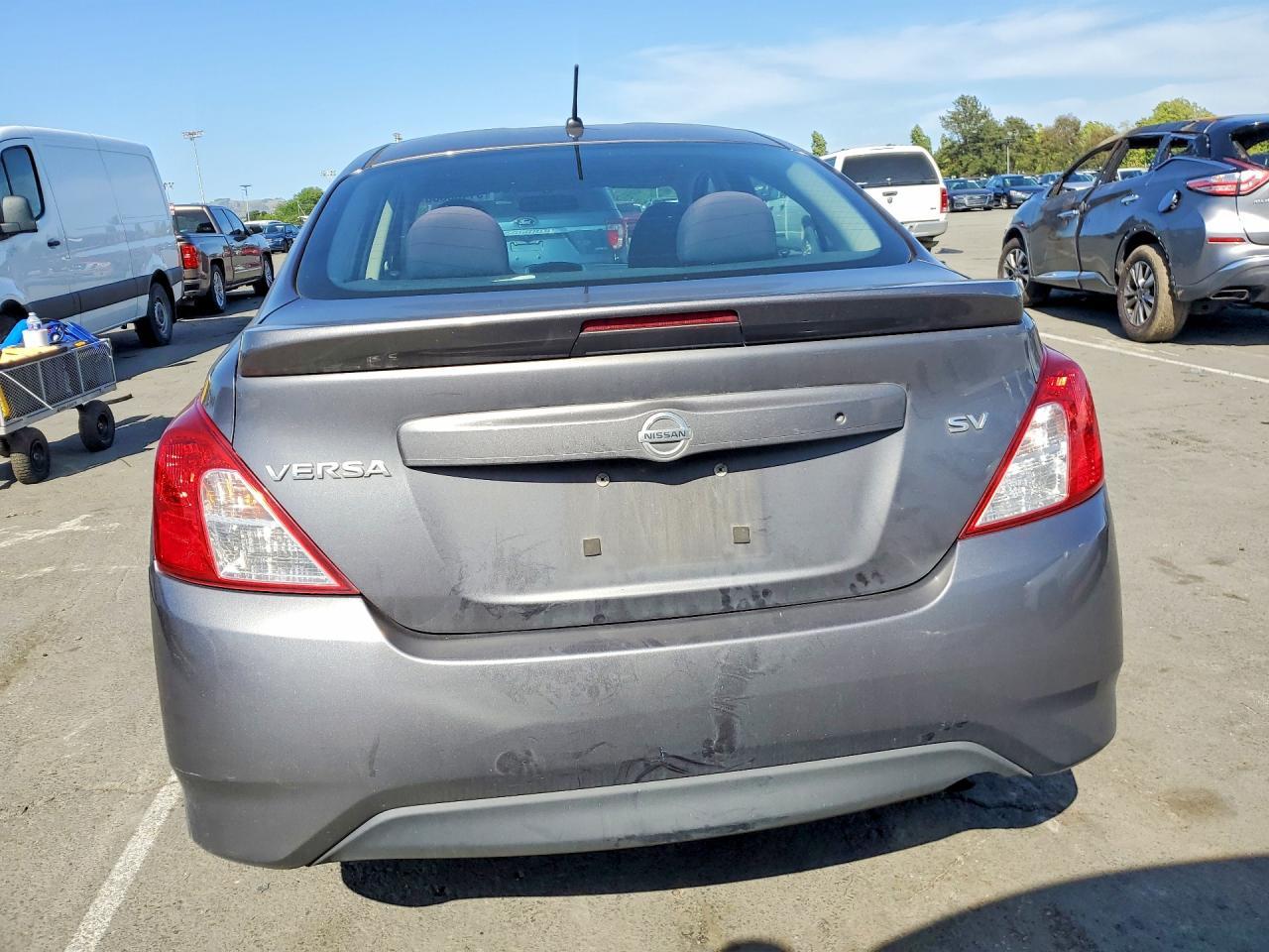 2018 Nissan Versa Sv - Image 6