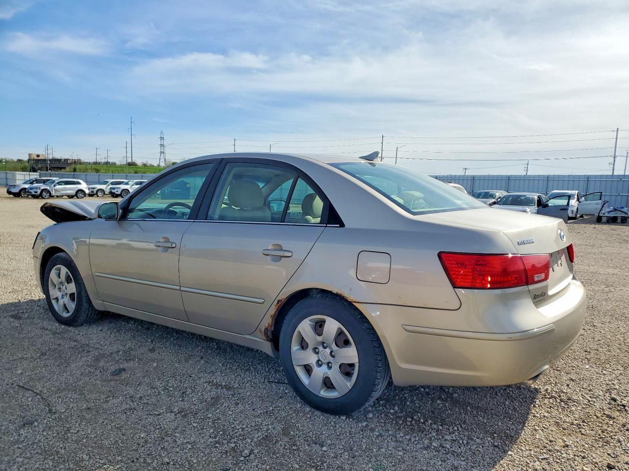 2009 Hyundai Sonata - Image 2