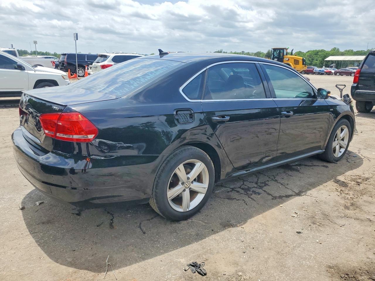 2015 Volkswagen Passat S - Фото 3