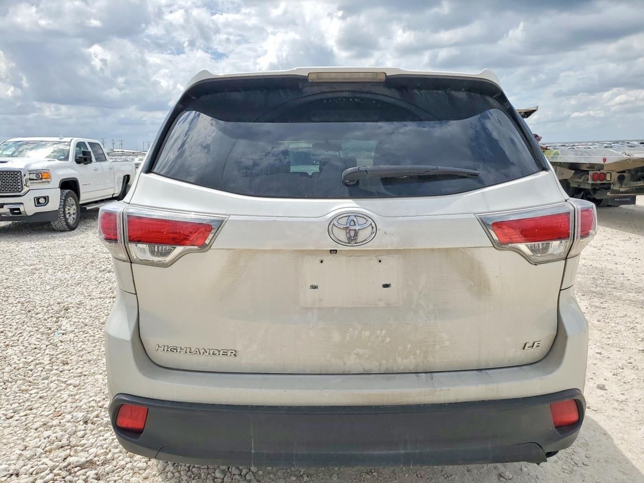 2014 Toyota Highlander Le - Фото 6