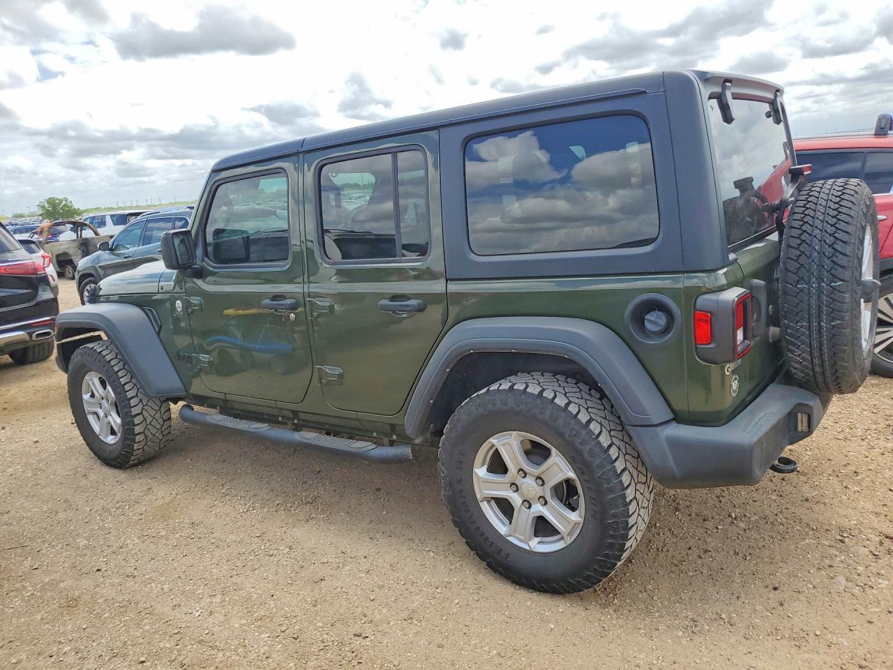 2021 Jeep Wrangler Unlimited Sport - Фото 2