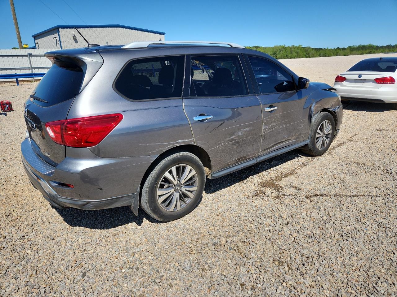 2017 Nissan Pathfinder S - Фото 4