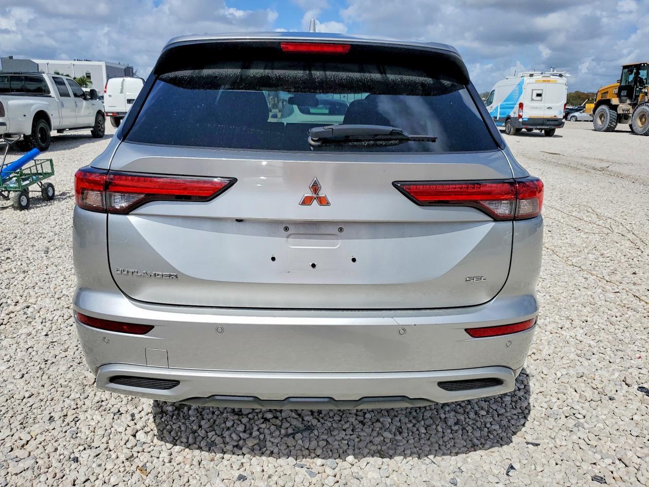 2023 Mitsubishi Outlander Sel - Фото 6