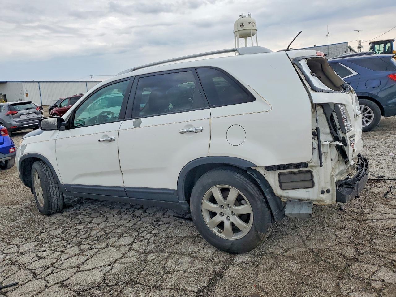 2011 Kia Sorento Lx - Image 2