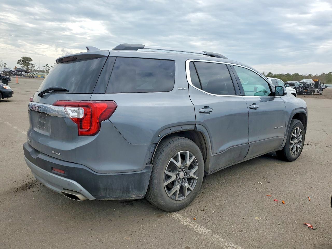 2021 GMC Acadia - Image 3