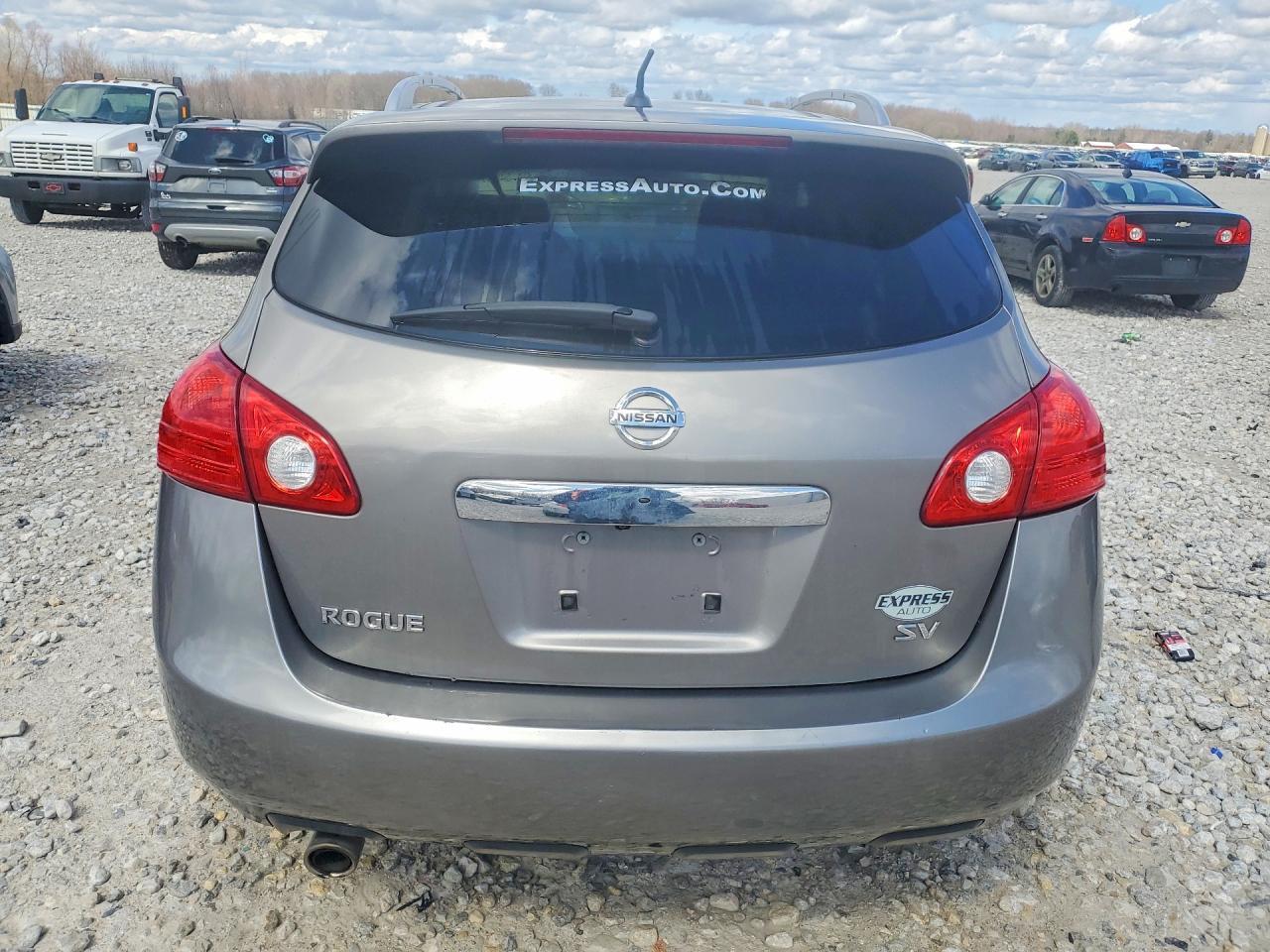 2013 Nissan Rogue S - Фото 6