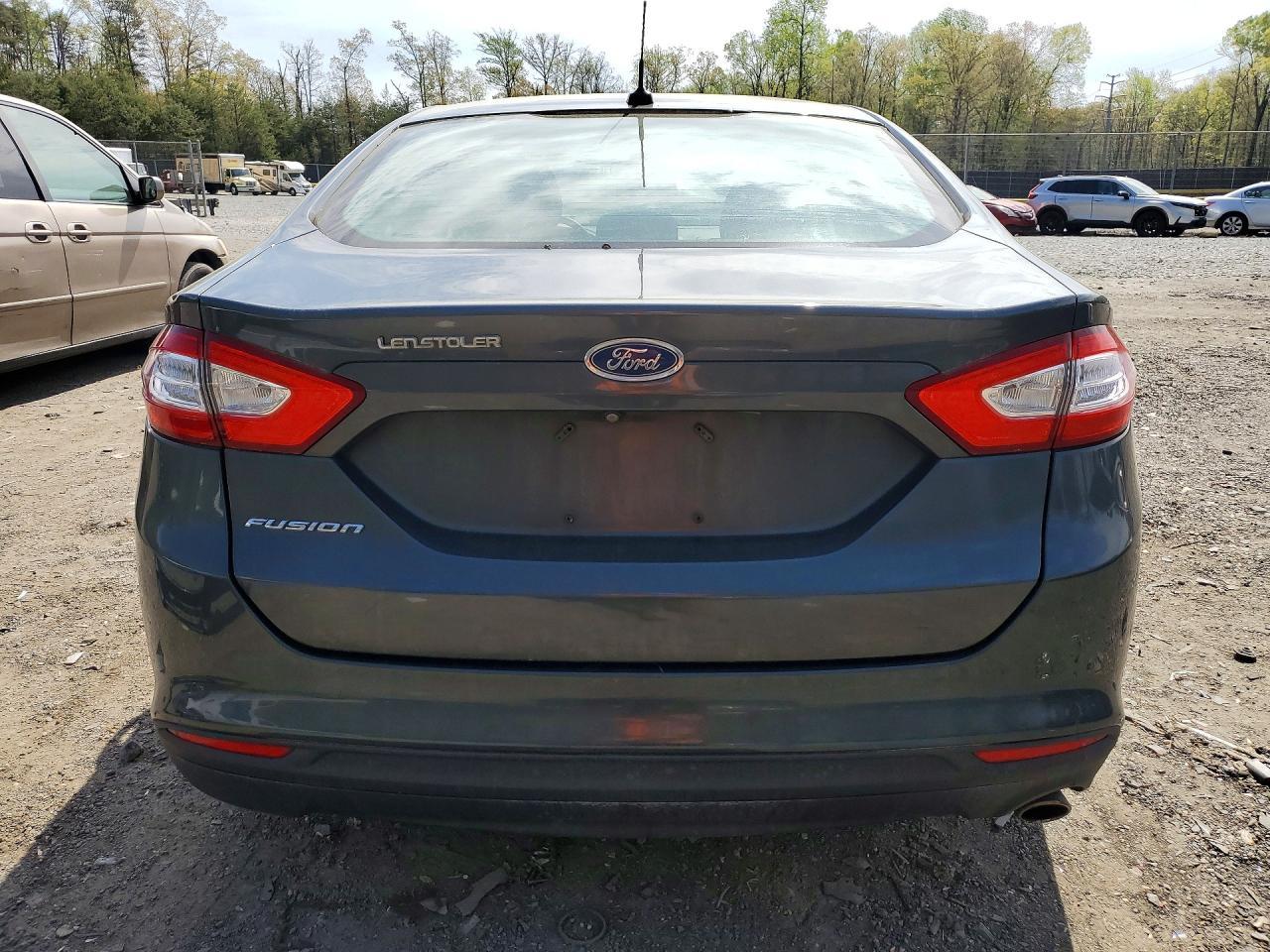 2015 Ford Fusion S - Фото 6