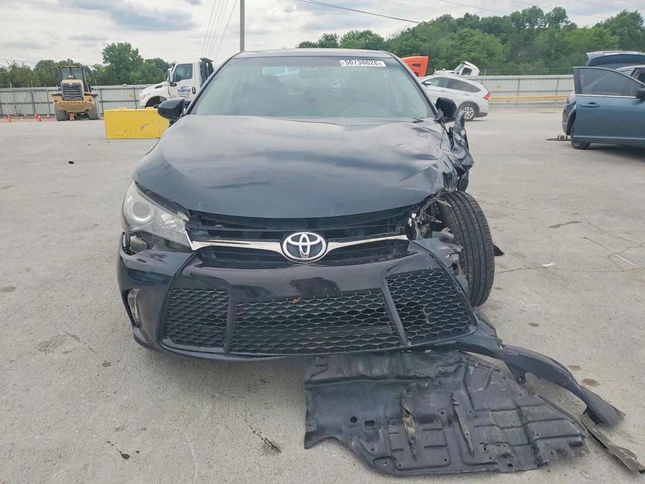 2016 Toyota Camry Se - Image 5