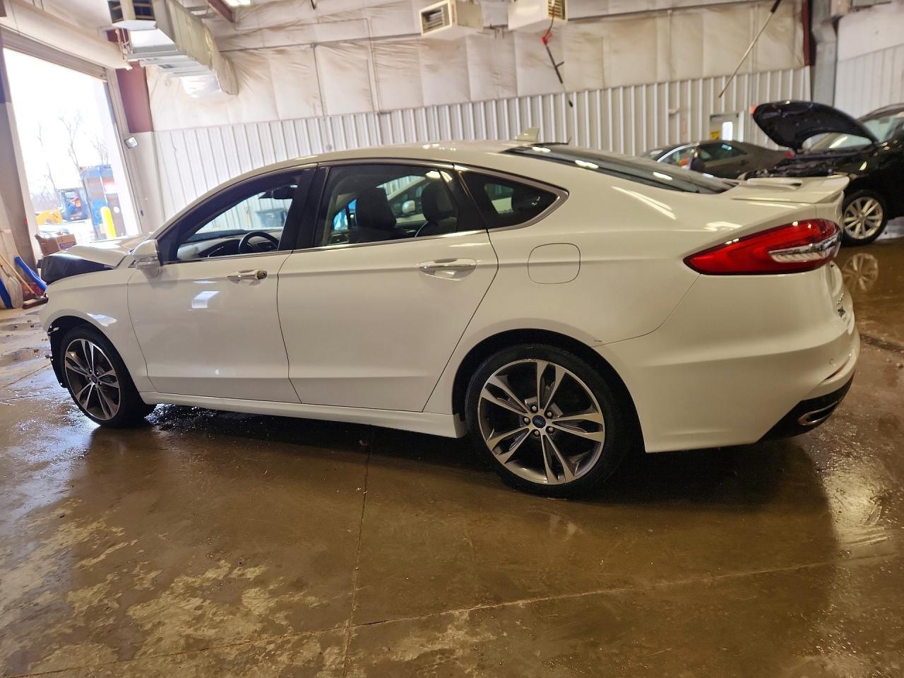 2020 Ford Fusion Titanium - Фото 2