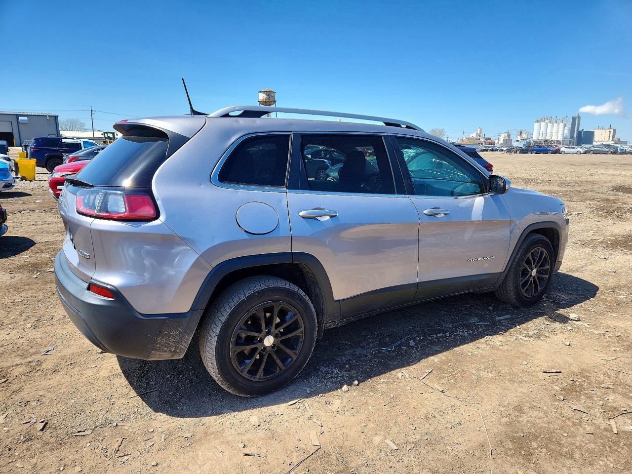 2019 Jeep Cherokee Latitude - Image 3