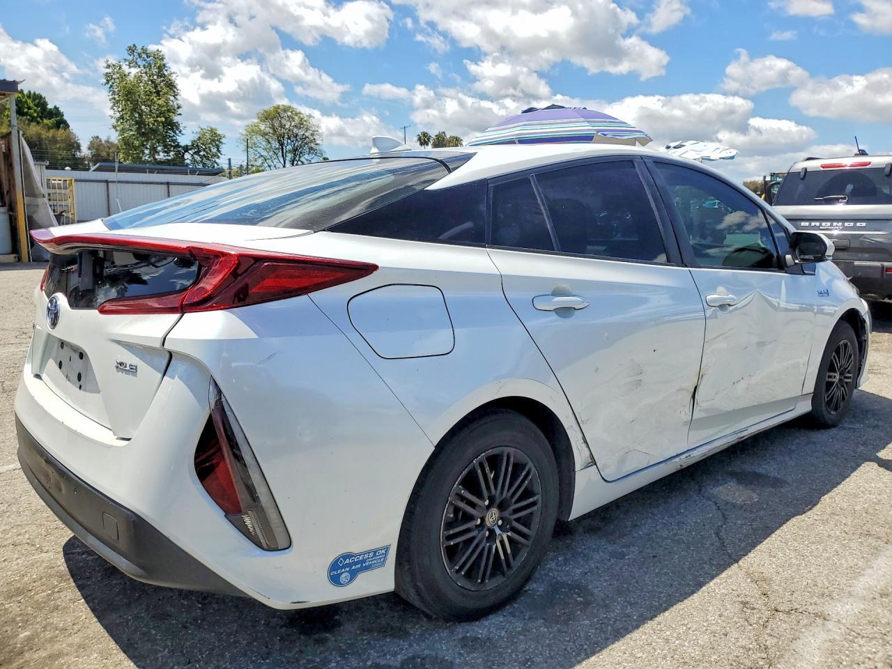 2022 Toyota Prius Prime Xle - Image 3