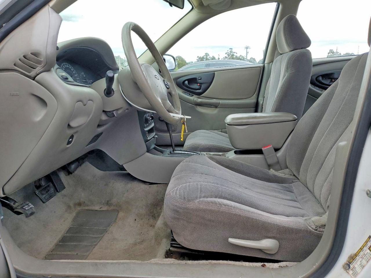 2004 Chevrolet Classic - Фото 7