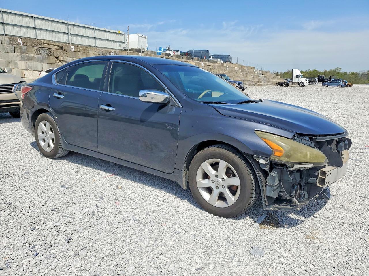 2015 Nissan Altima 2.5 S - Фото 4