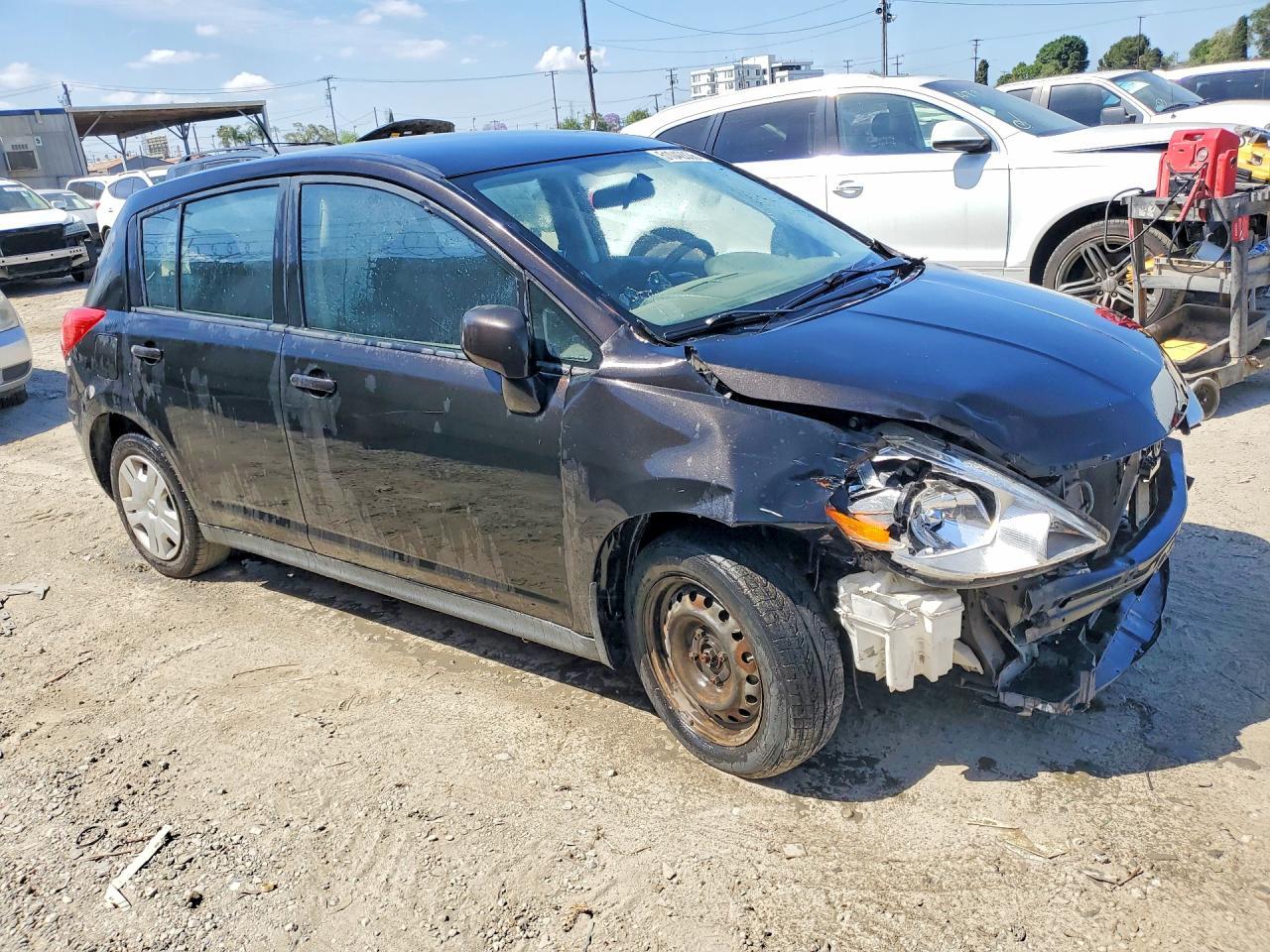 2011 Nissan Versa 1.8 S - Image 4
