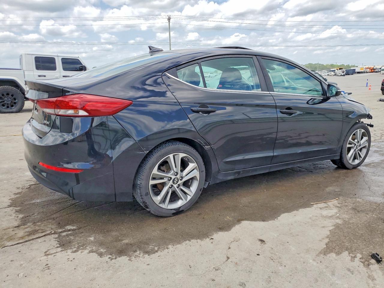 2018 Hyundai Elantra Limited - Image 3