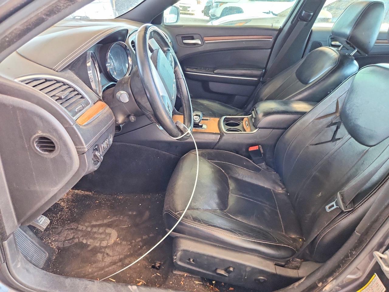 2013 Chrysler 300C Varvatos - Image 7
