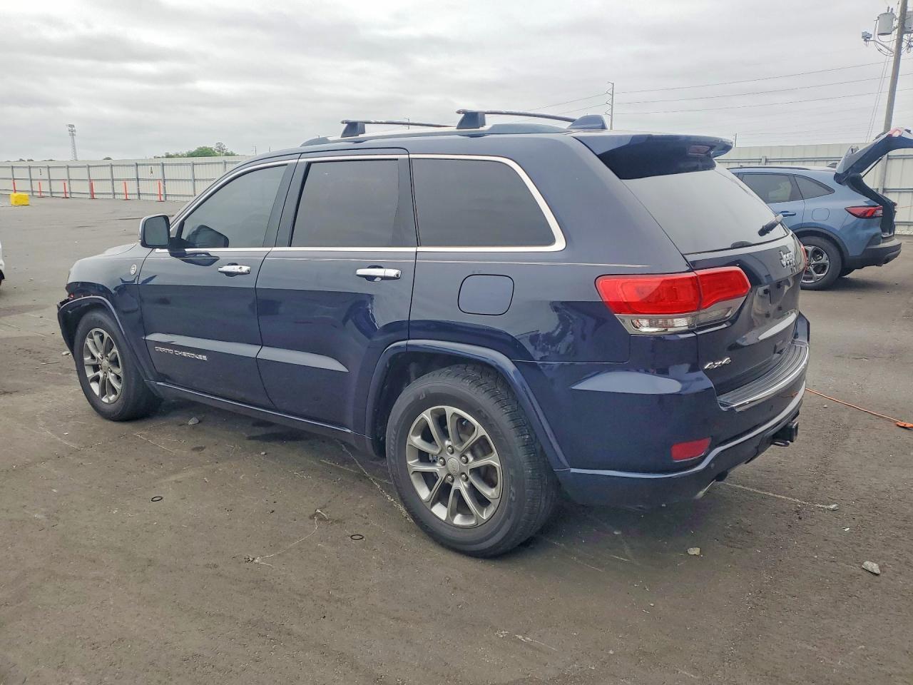 2016 Jeep Grand Cherokee Overland - Image 2