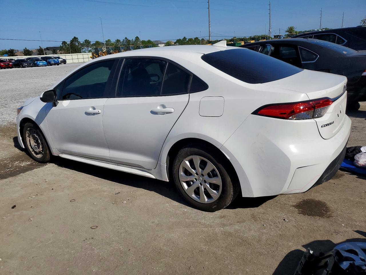 2025 Toyota Corolla Le - Фото 2