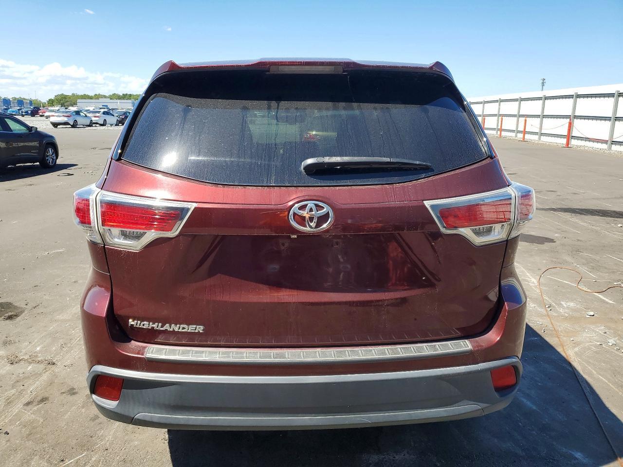 2016 Toyota Highlander Le - Фото 6