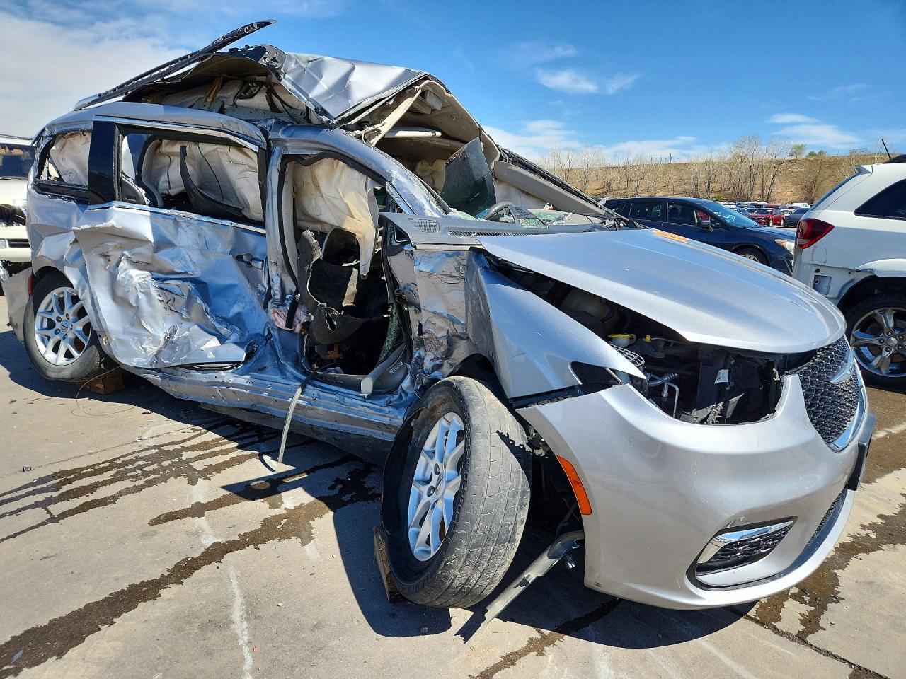 2021 Chrysler Pacifica Touring L - Image 4