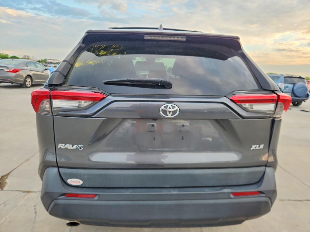 2021 Toyota Rav4 Xle - Фото 6