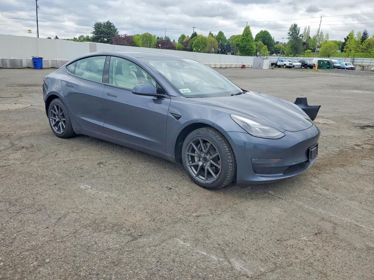2022 Tesla Model 3 - Image 4