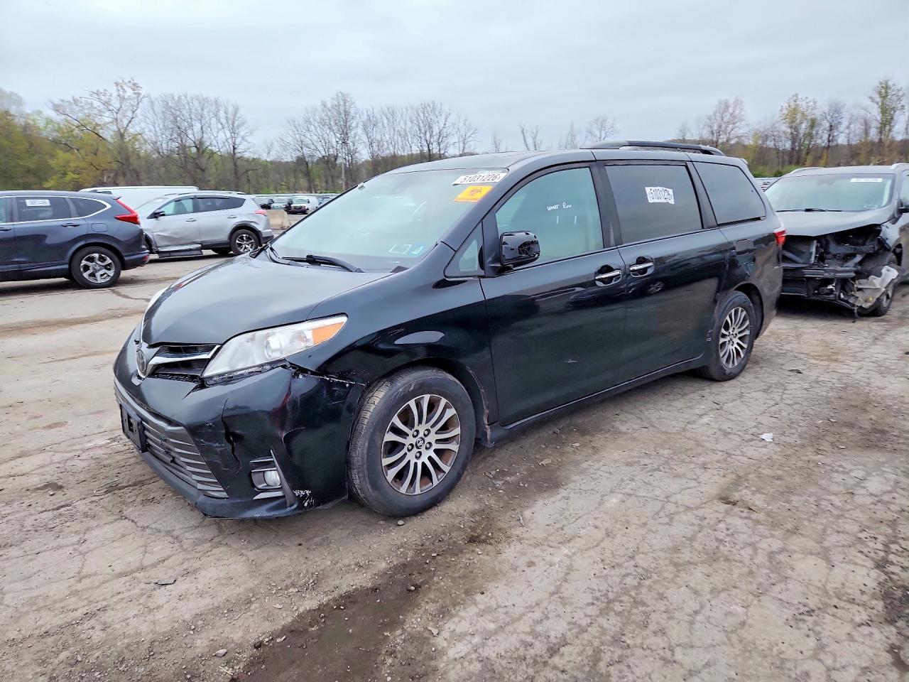 2020 Toyota Sienna Xle 8-Passenger