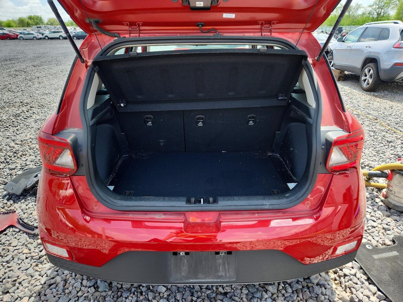 2023 Hyundai Venue Sel - Image 6