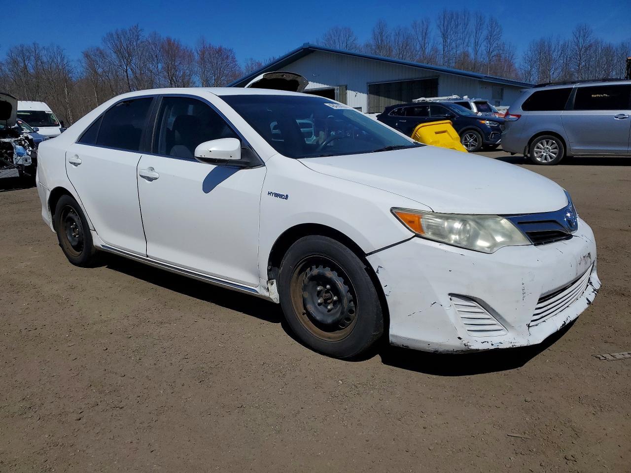 2012 Toyota Camry Hybrid Le - Image 4