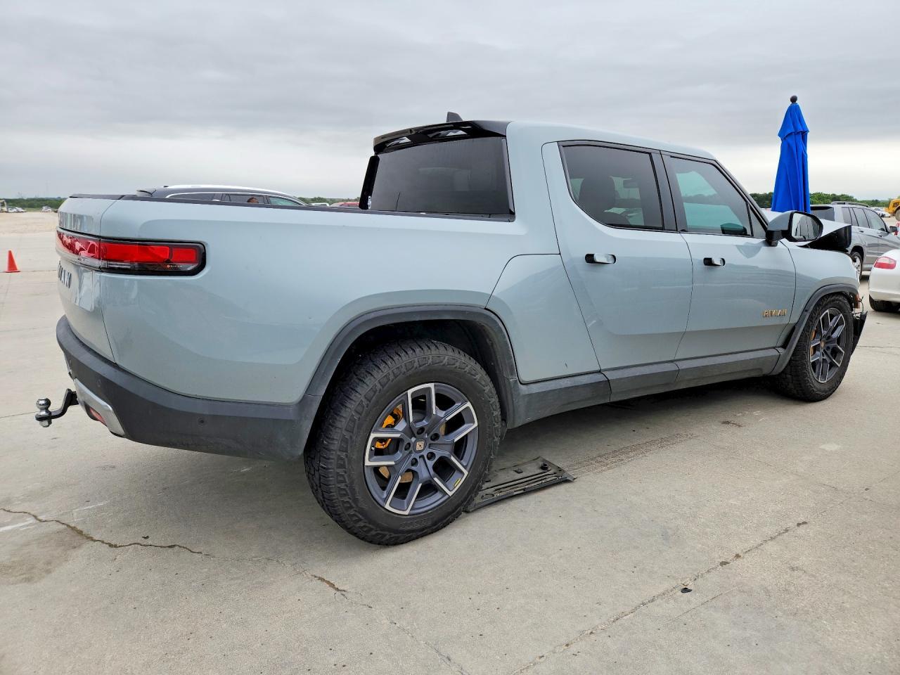 2022 Rivian R1T Adventure - Image 3