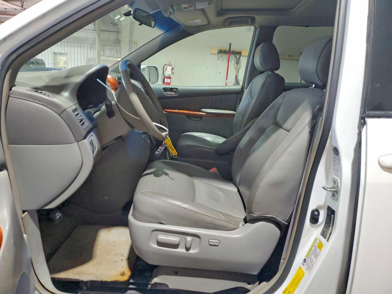 2006 Toyota Sienna Xle 7 Passenger - Фото 7
