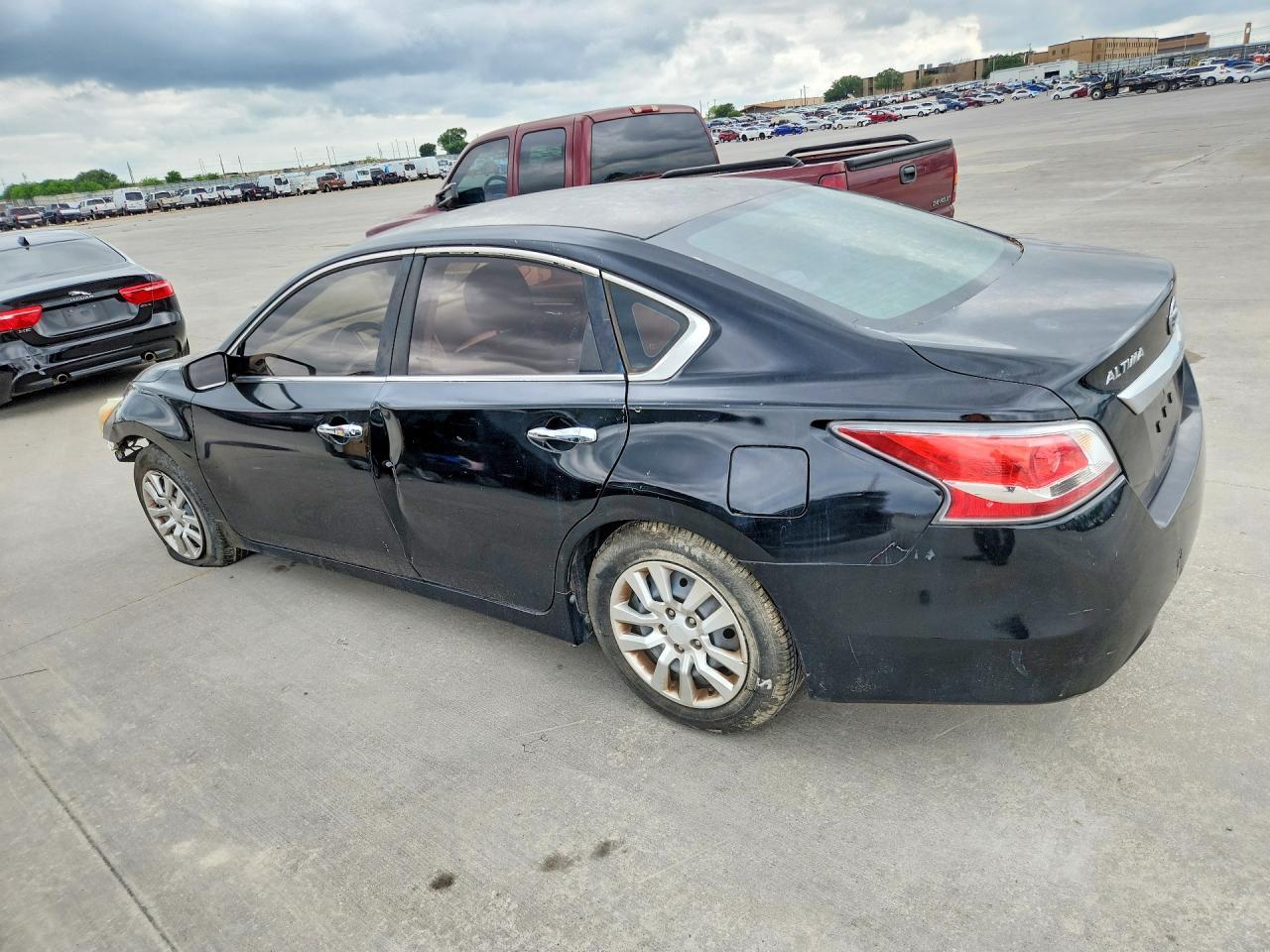 2015 Nissan Altima 2.5 S - Фото 2